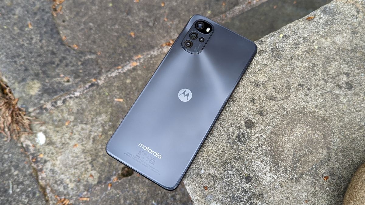 5 reasons you should buy a cheap phone over an expensive one