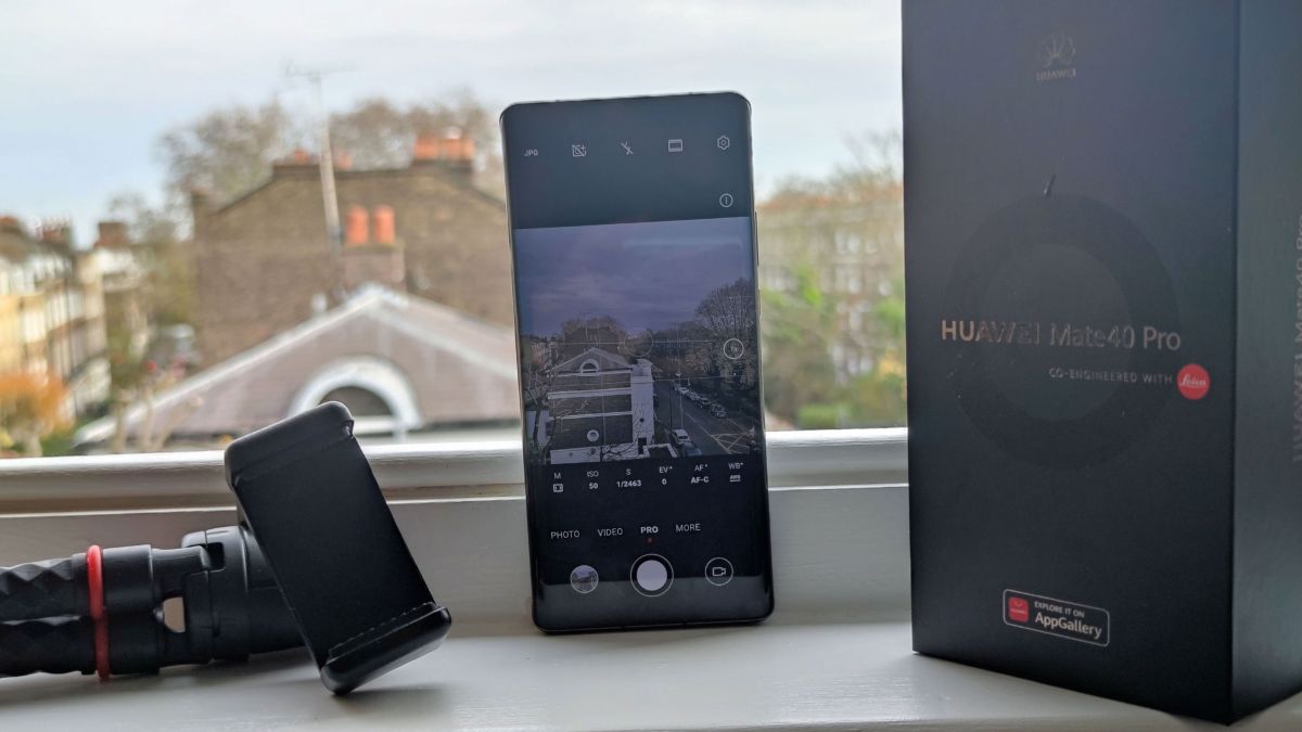 Huawei has found a spiteful way to steal the iPhone 14’s ‘best camera phone’ crown
