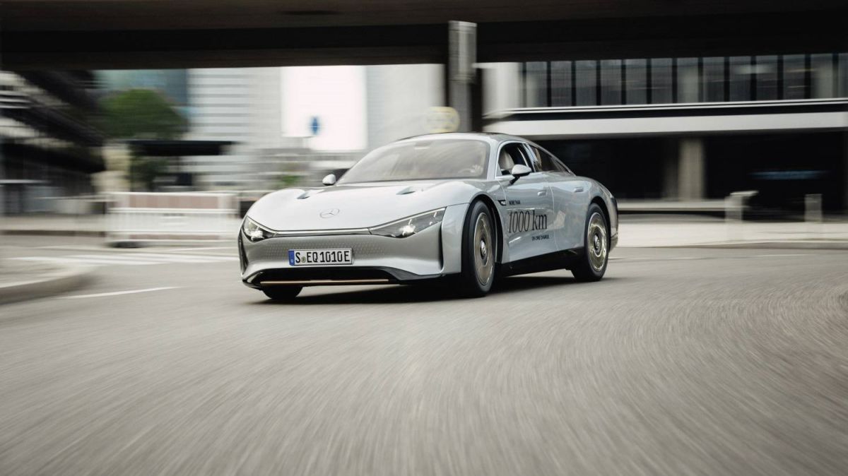 Mercedes’ concept EQXX just set a mind-boggling new range record