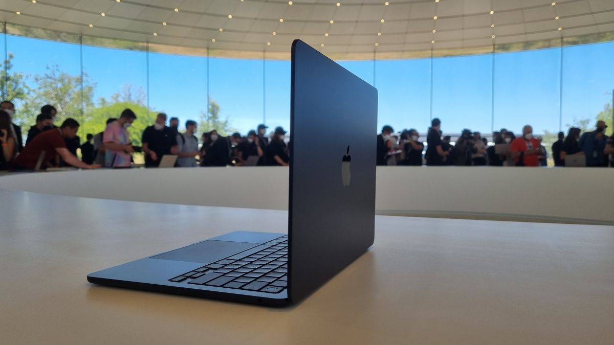 Oops, Apple did it again: the new MacBook Air is throttling performance