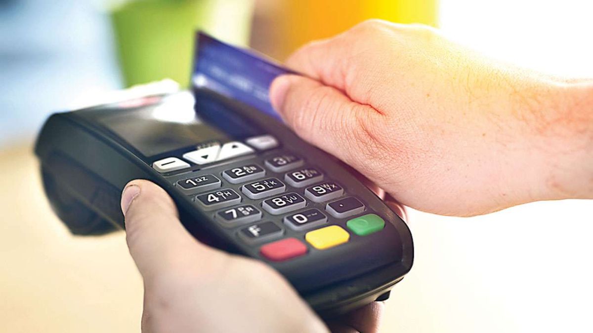 What are the 5 main features of a POS (point of sale) system?